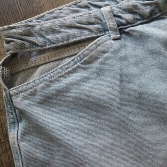 NWT Zara Cut Out Denim Jean Shorts Size 14 Light Blue Wash Distressed - Picture 3 of 4